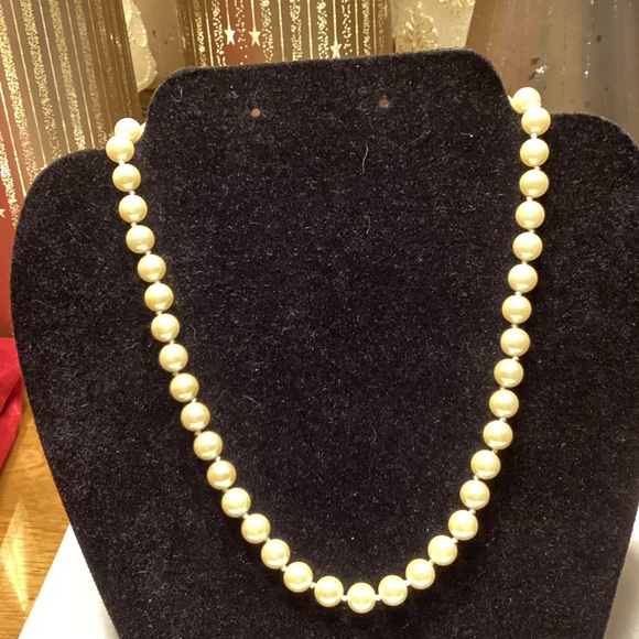 Classic Cream Faux Pearl Strand Necklace - Picture 7 of 7
